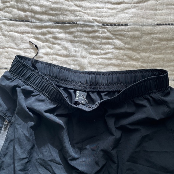 Prana Yoga/workout shorts (M) - Picture 6 of 6